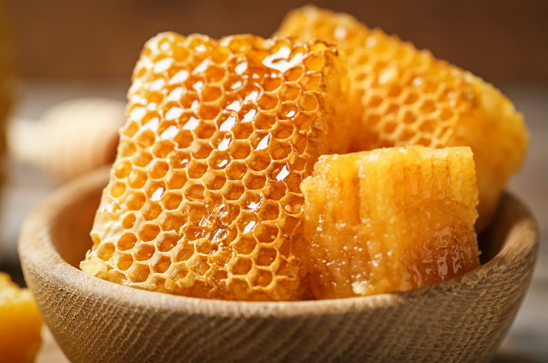 Соты пчелиные польза для позвоночника thumbnail
