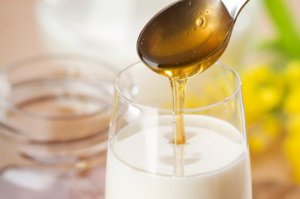 Рецепты на молоке при болях в горле